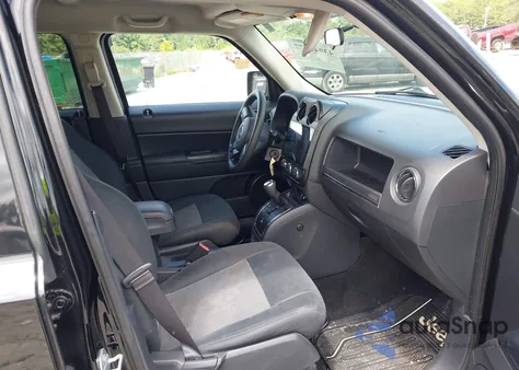 2015 Jeep Patriot Altitude Edition z USA, uszkodzony, nr VIN 1C4NJPBA0FD418822